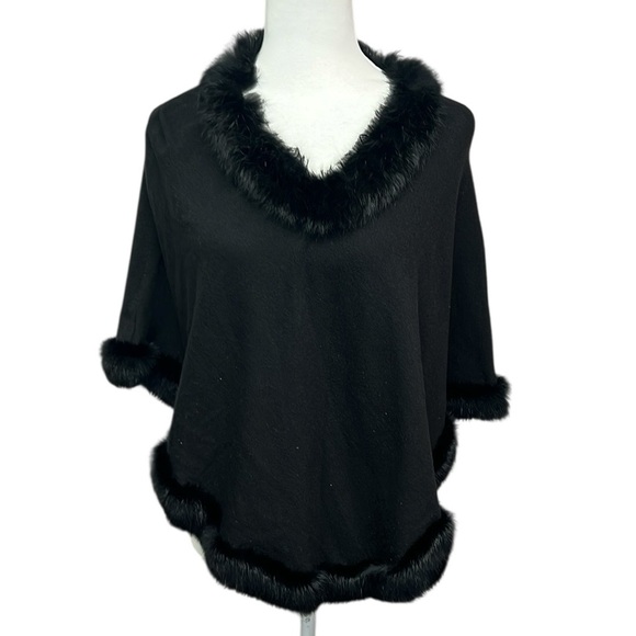 Elegant Black Faux Fur-Trimmed Poncho - Picture 1 of 3